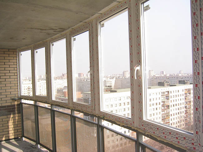 Недорогое остекление общего балкона Серпухов